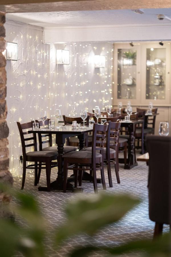 Black Horse Hotel Грасингтън Екстериор снимка