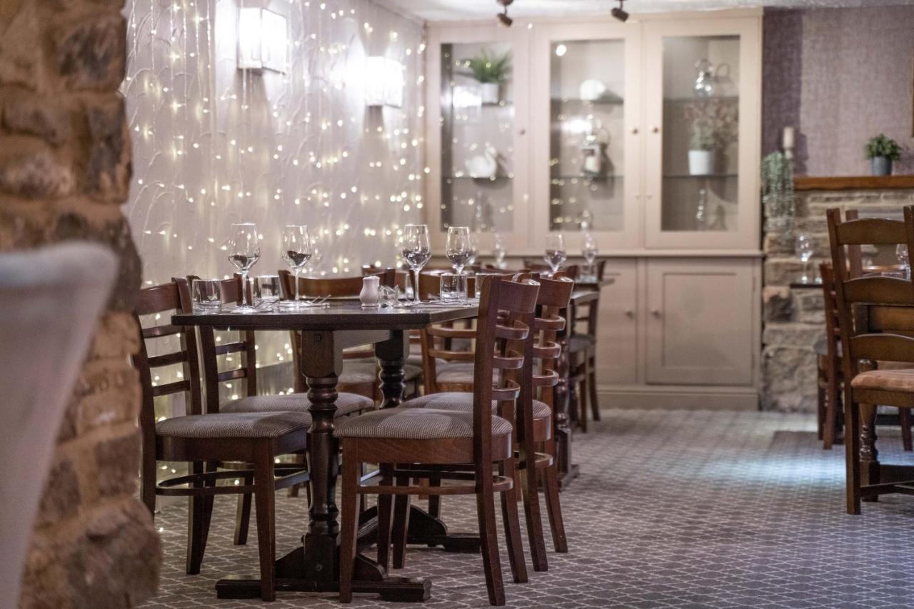 Black Horse Hotel Грасингтън Екстериор снимка