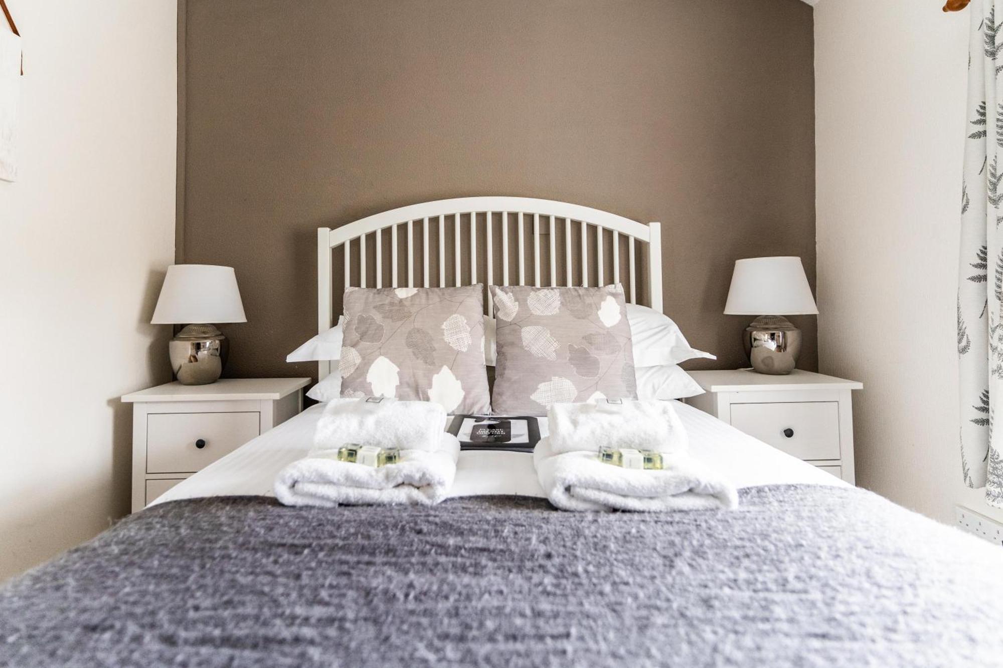 Black Horse Hotel Грасингтън Екстериор снимка