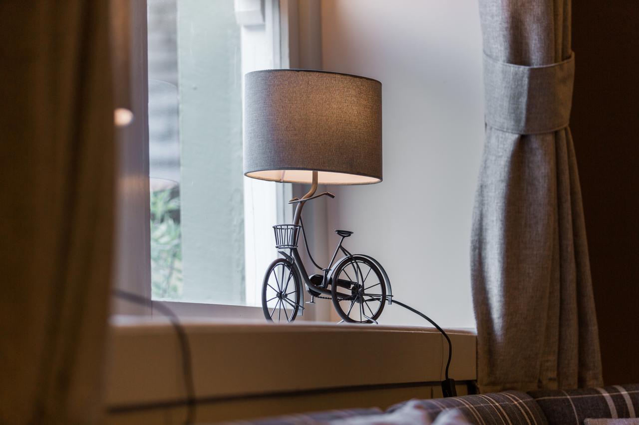 Black Horse Hotel Грасингтън Екстериор снимка